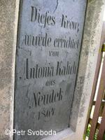 Kamenný kříž u kostela sv. Urbana